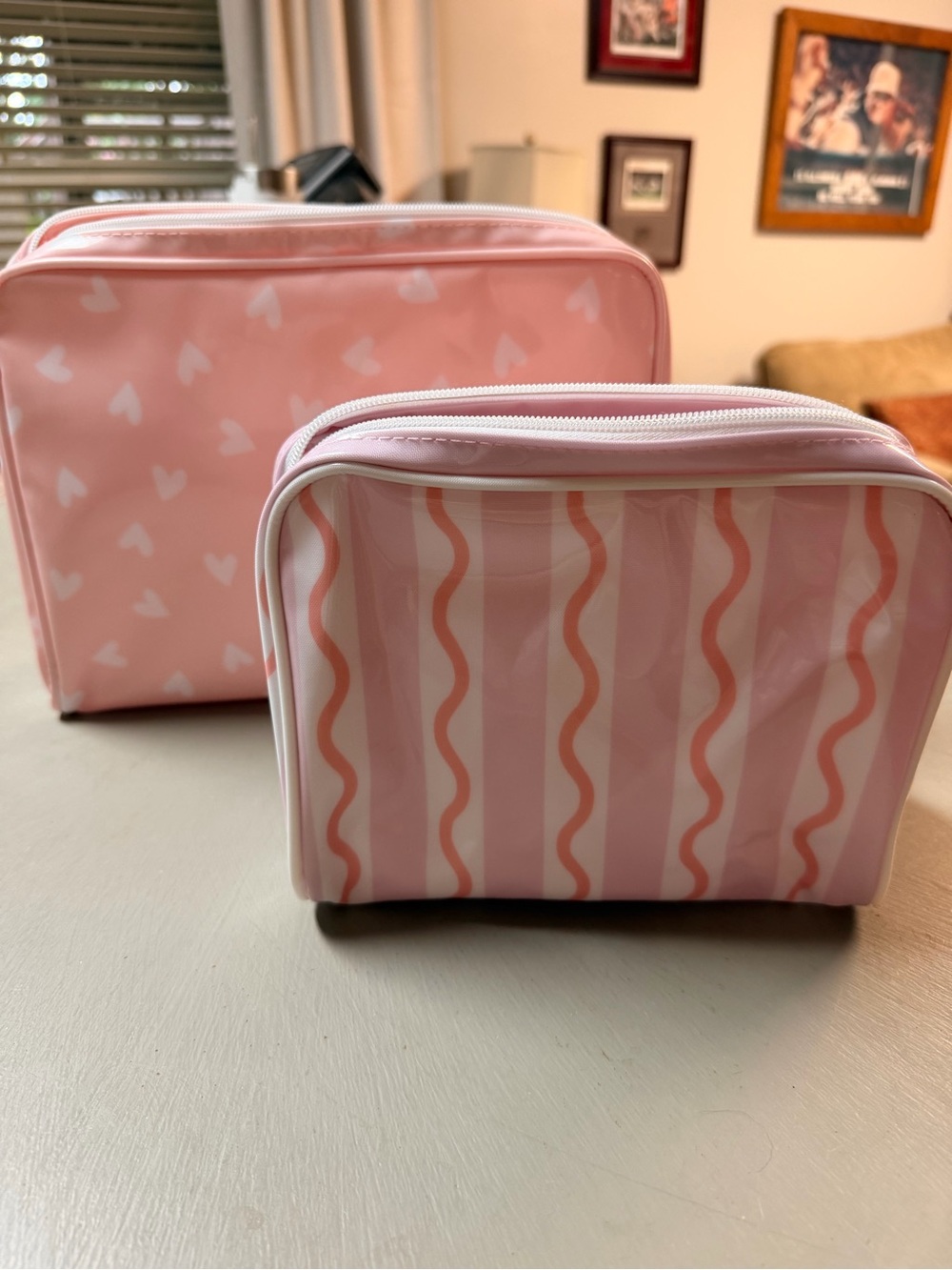 Weezie toiletry bags size large and medium